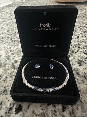 NEW! Bracelet and earring set